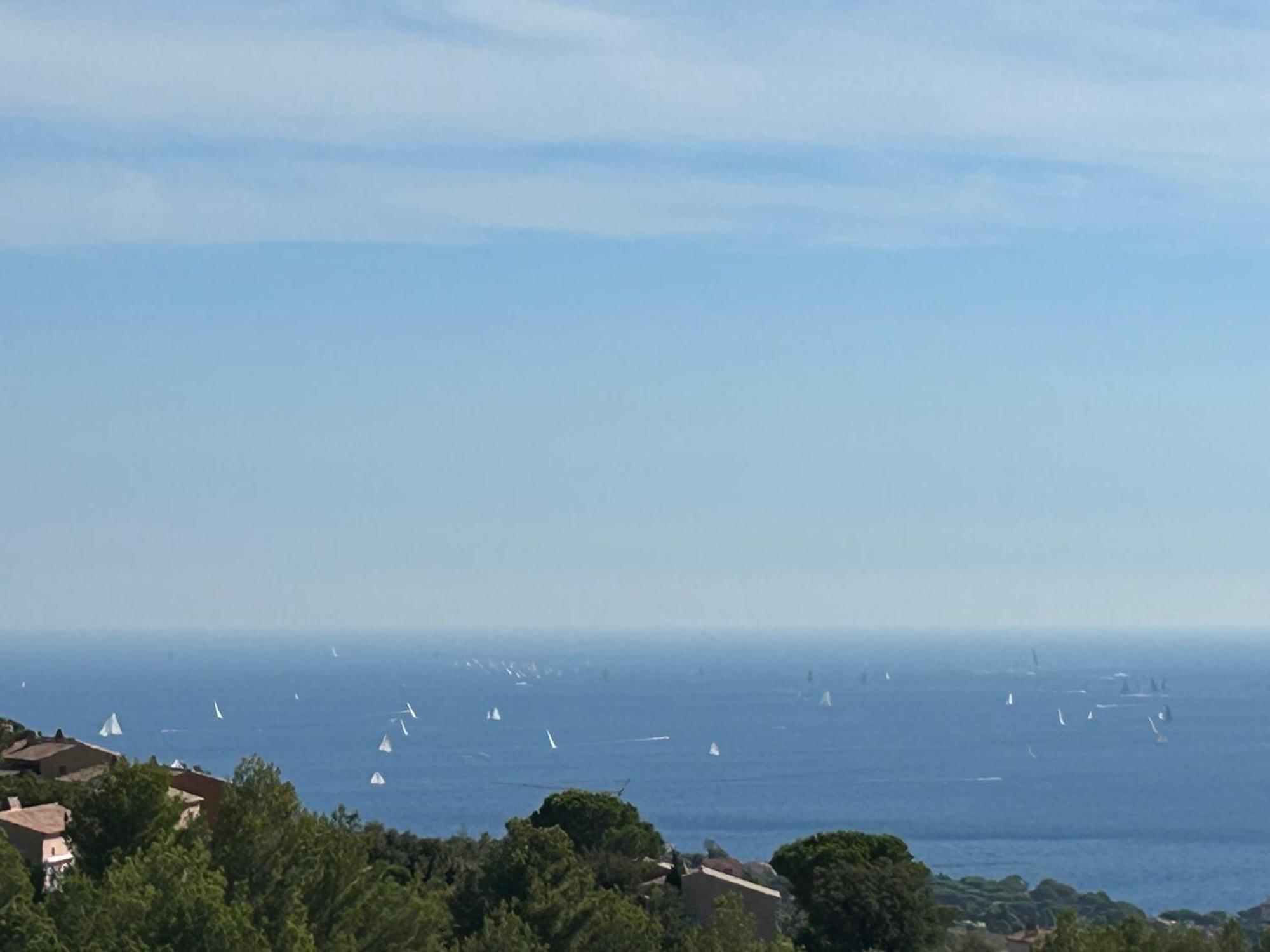 Appartement Vue Mer Golfe De Saint-Tropez Les Issambres Exterior foto